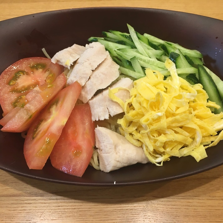 今日の夕食はこれ一品！具材たっぷり冷やし中華